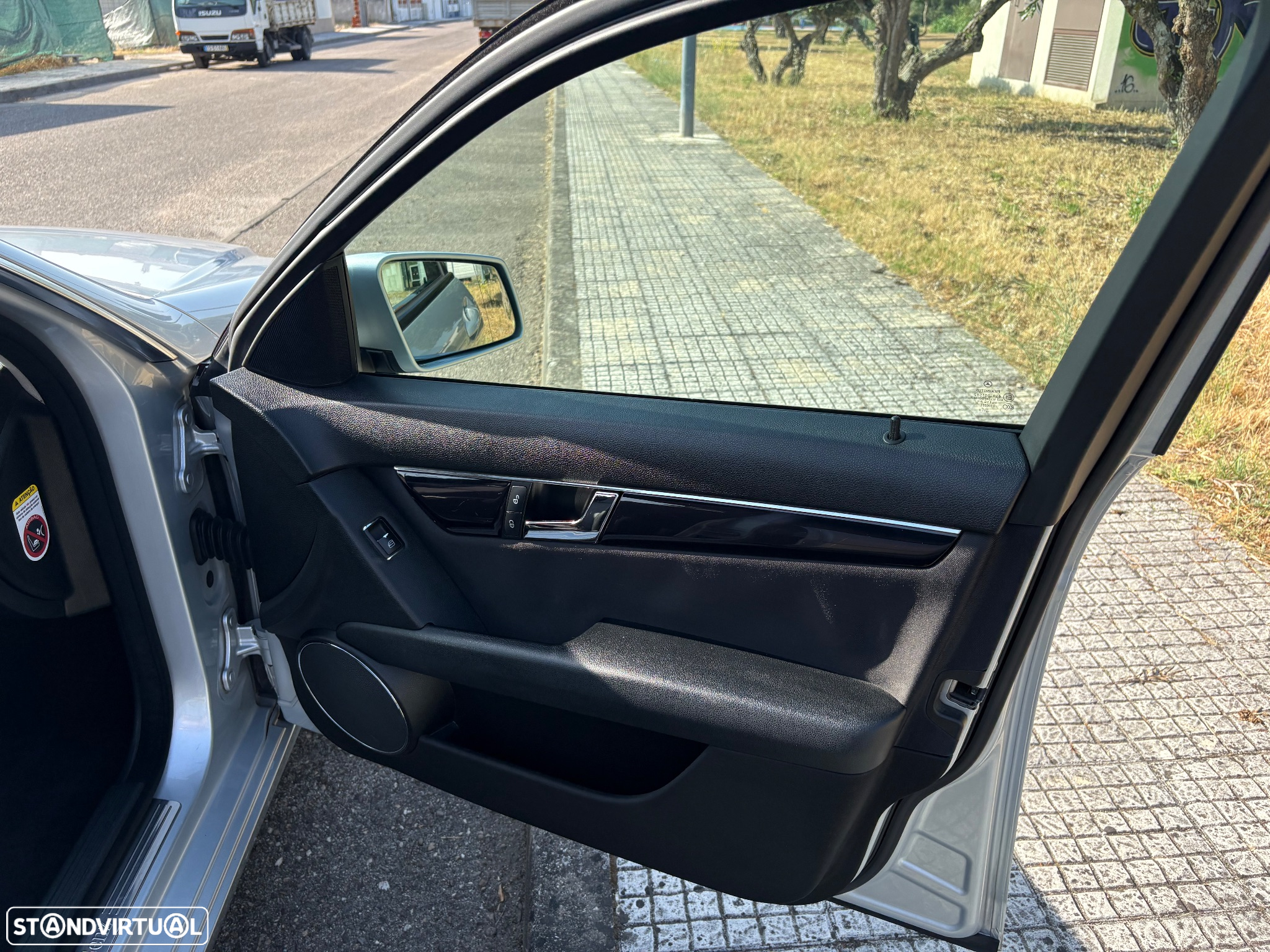 Mercedes-Benz 220 - 20