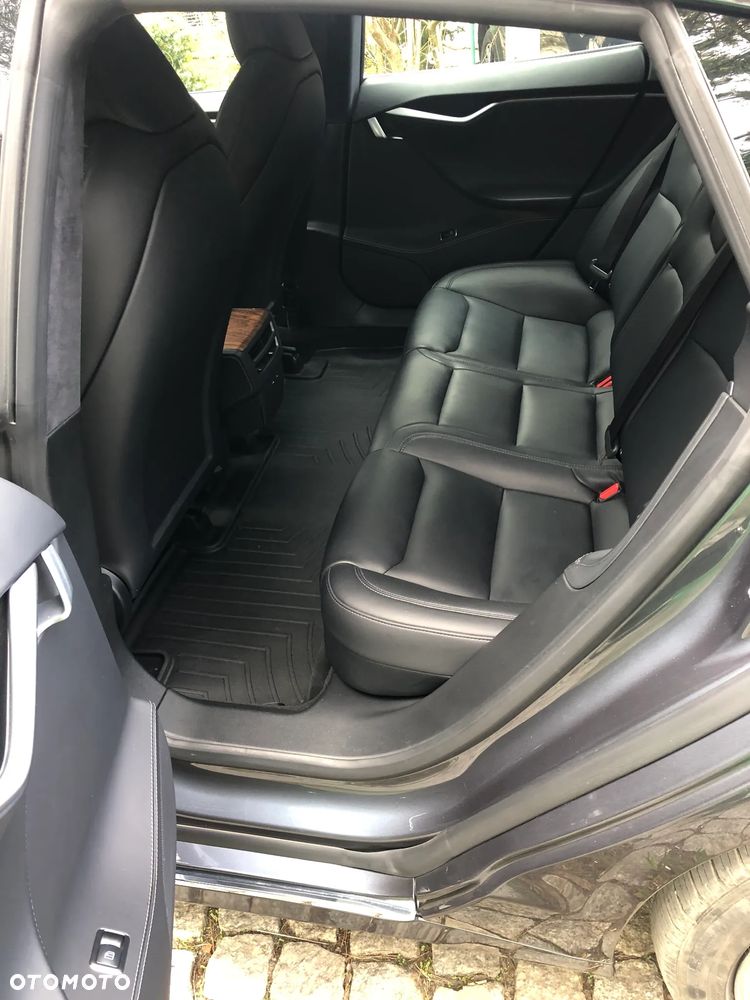 Tesla Model S - 14