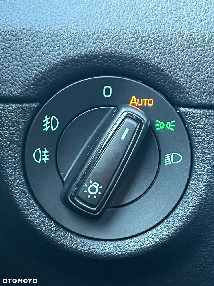 Skoda Octavia 2.0 TDI DSG RS - 23