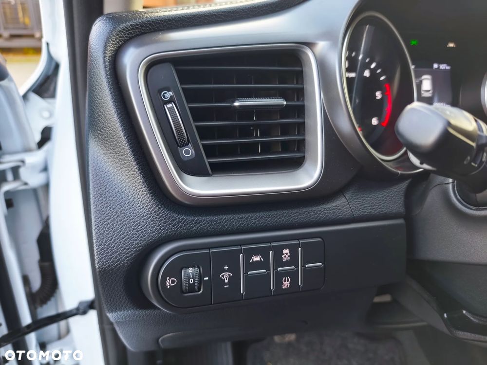 Kia Ceed 1.6 CRDi mHEV Business Line - 15
