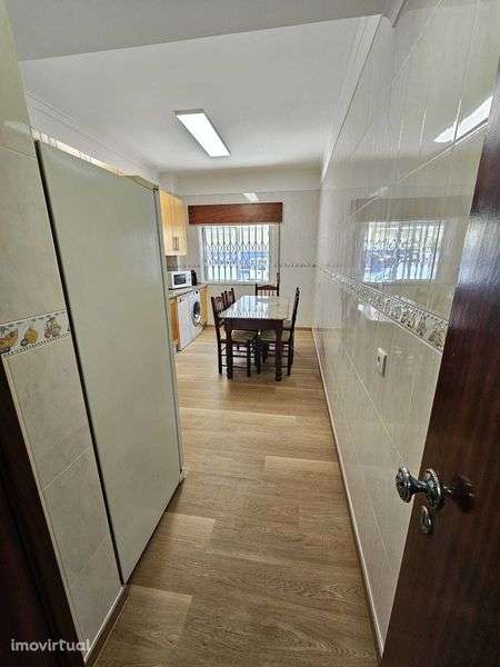Apartamento T2 na Amora - Grande imagem: 2/9