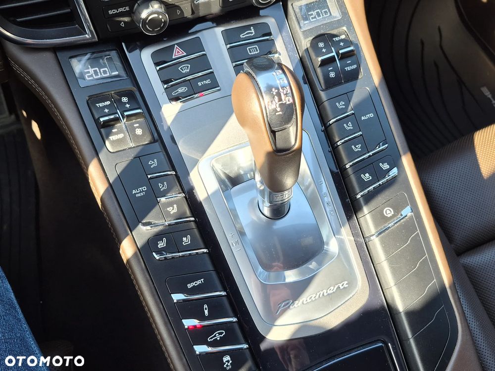Porsche Panamera 4 Edition - 22