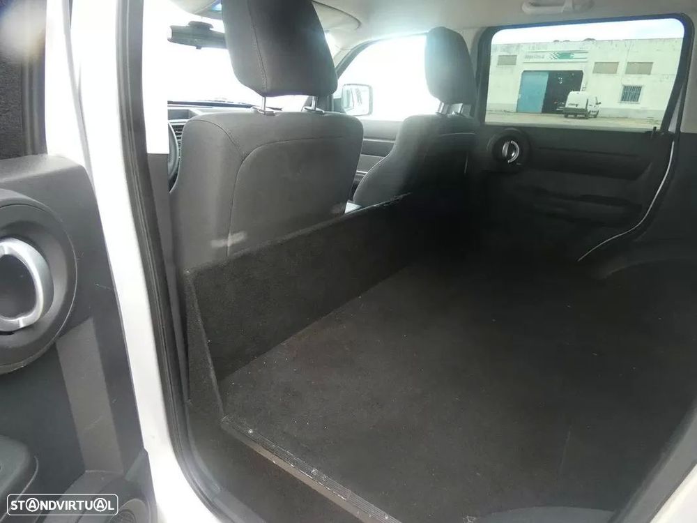 Dodge Nitro - 19