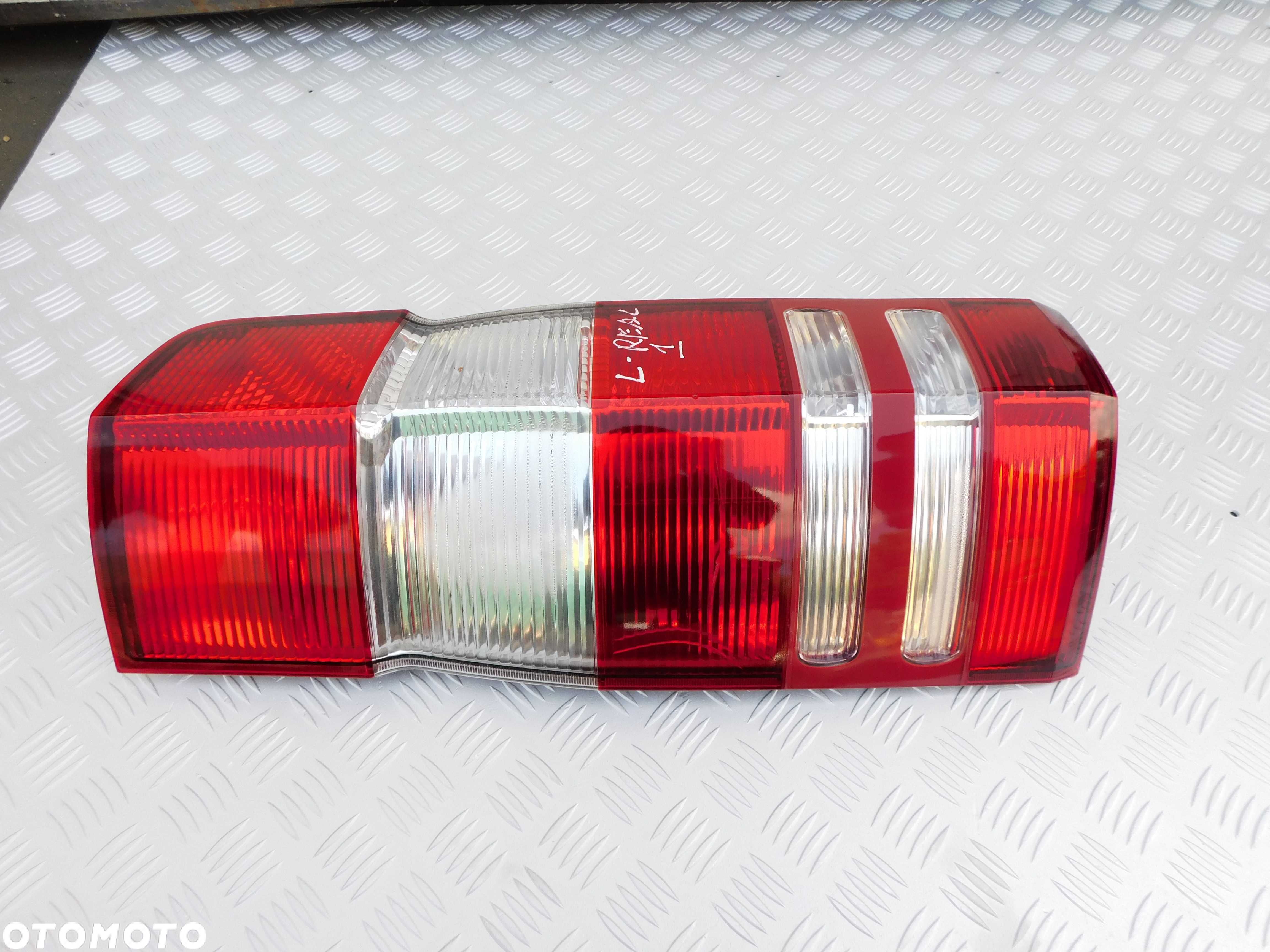 Mercedes Sprinter 906 lampa LEWA tył od kierowcy 06-17r - 1