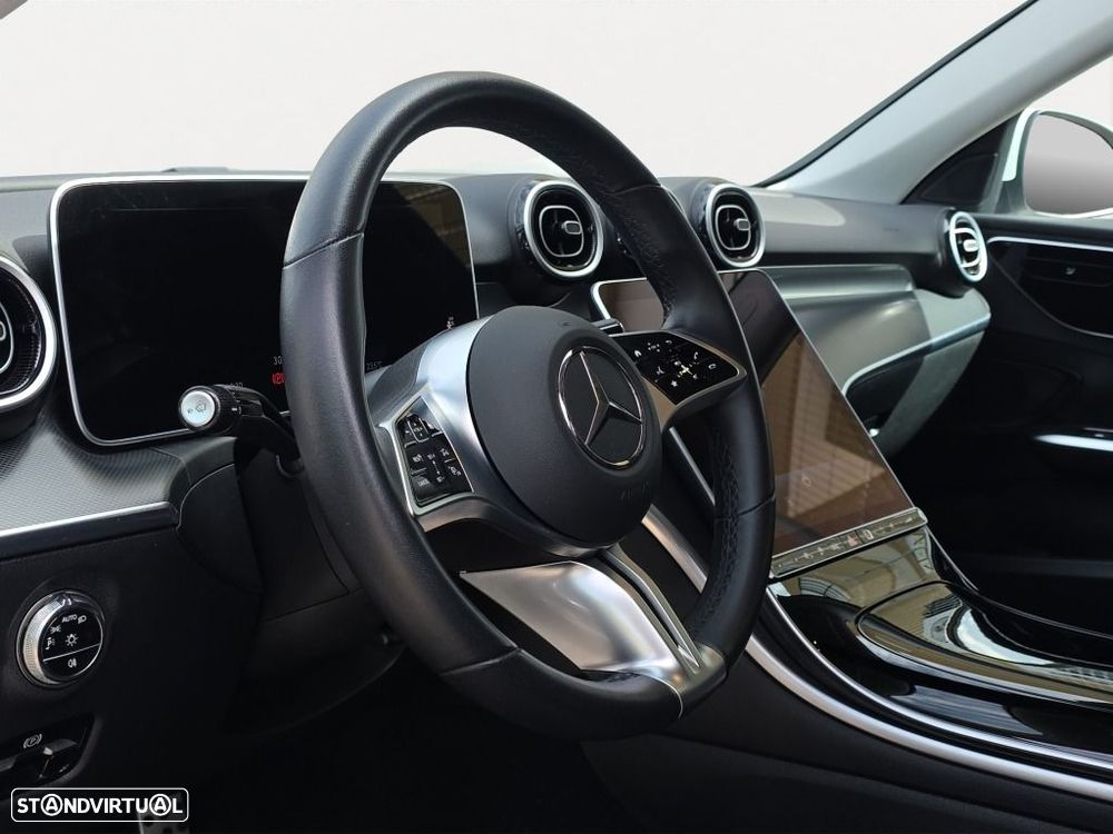 Mercedes-Benz C 300 — fotografia 10