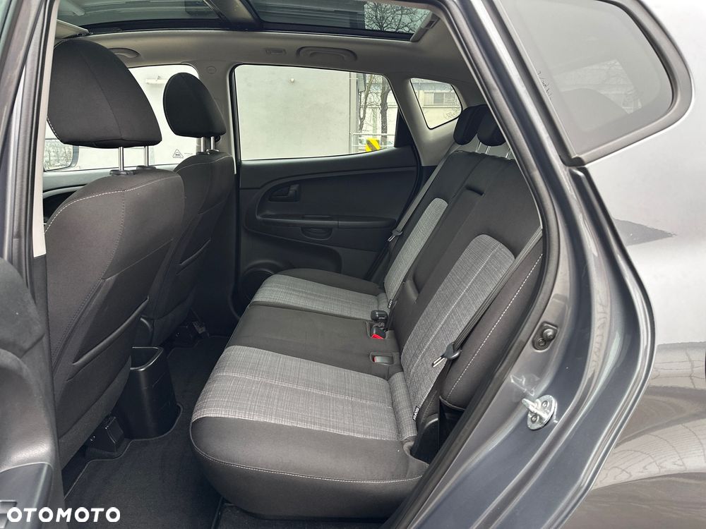 Kia Venga 1.4 CVVT Vision - 12