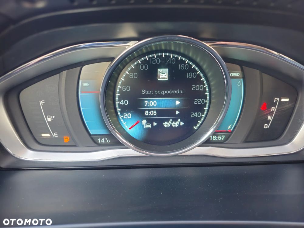 Volvo V60 D6 AWD Plug-in Hybrid Momentum - 18