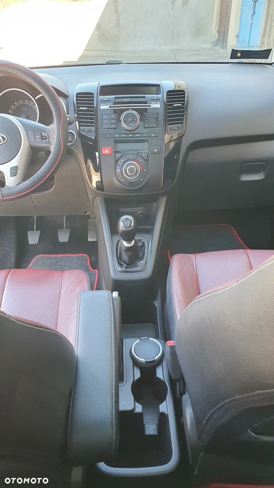 Kia Venga 1.6 CVVT Titanium Collection - 26