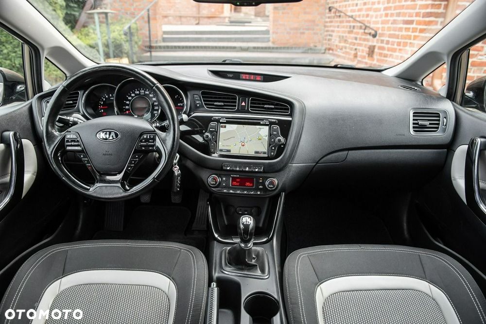 Kia Ceed 1.6 CRDi 128 Dream-Team Edition - 5