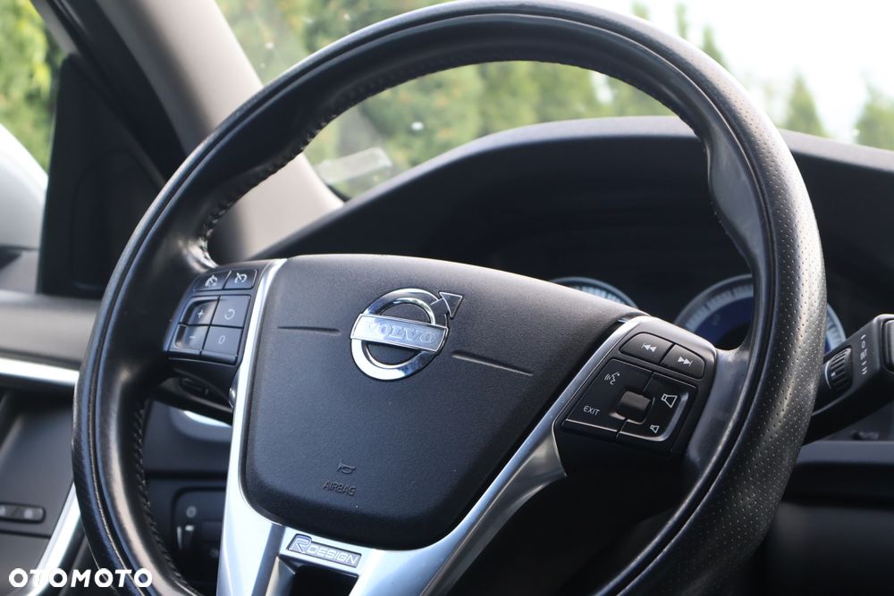 Volvo S60 D5 AWD R-Design Kinetic - 9