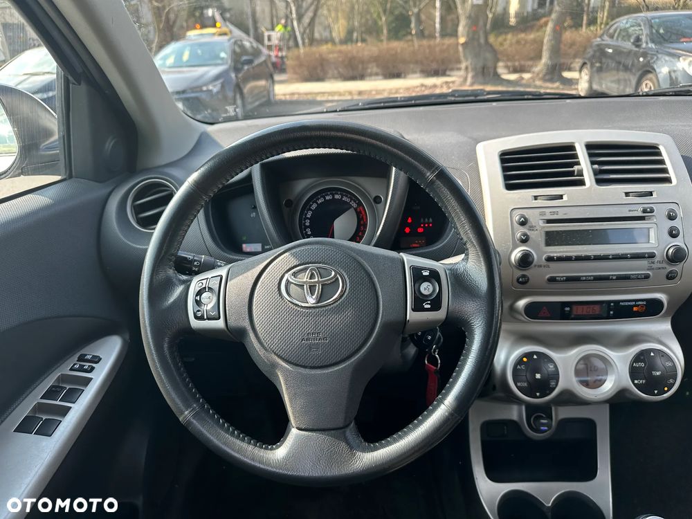 Toyota Urban Cruiser 1.33 Sol - 7