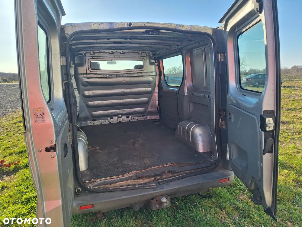 Opel vivaro - 8