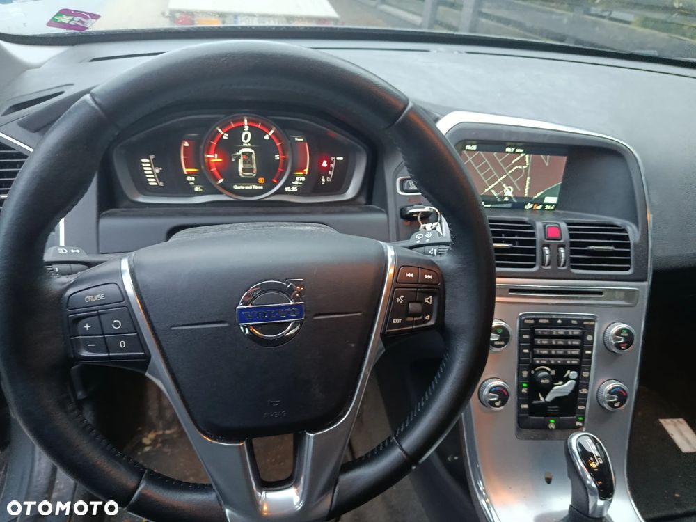 Volvo XC 60 D3 Geartronic Momentum - 13