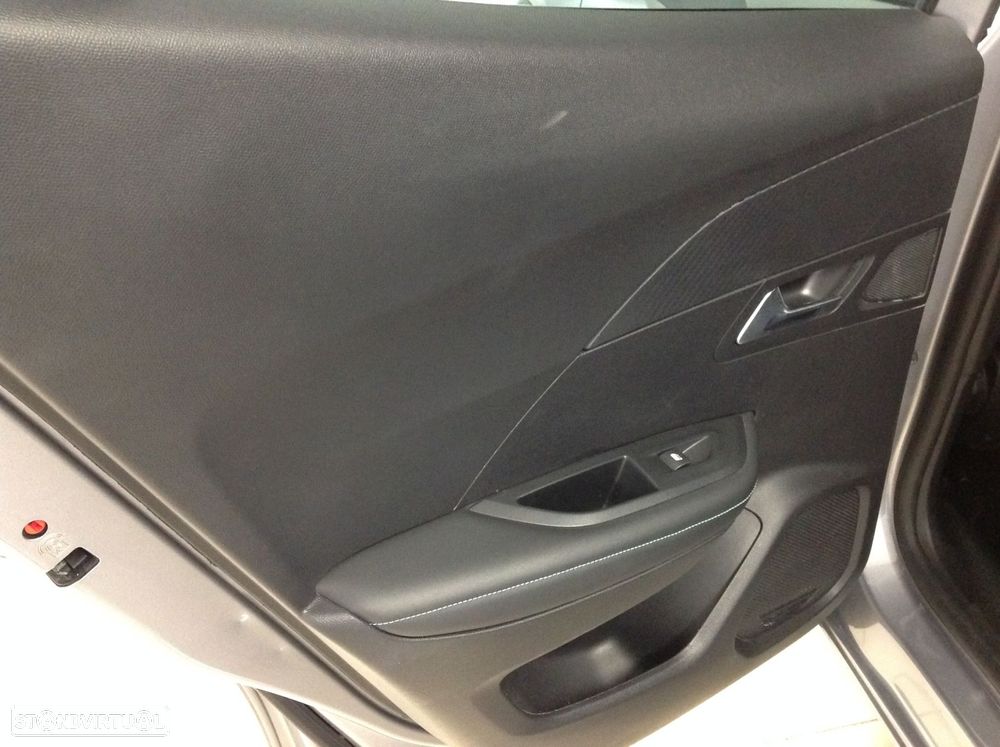 Peugeot 2008 1.2 PureTech Allure EAT8 - 18