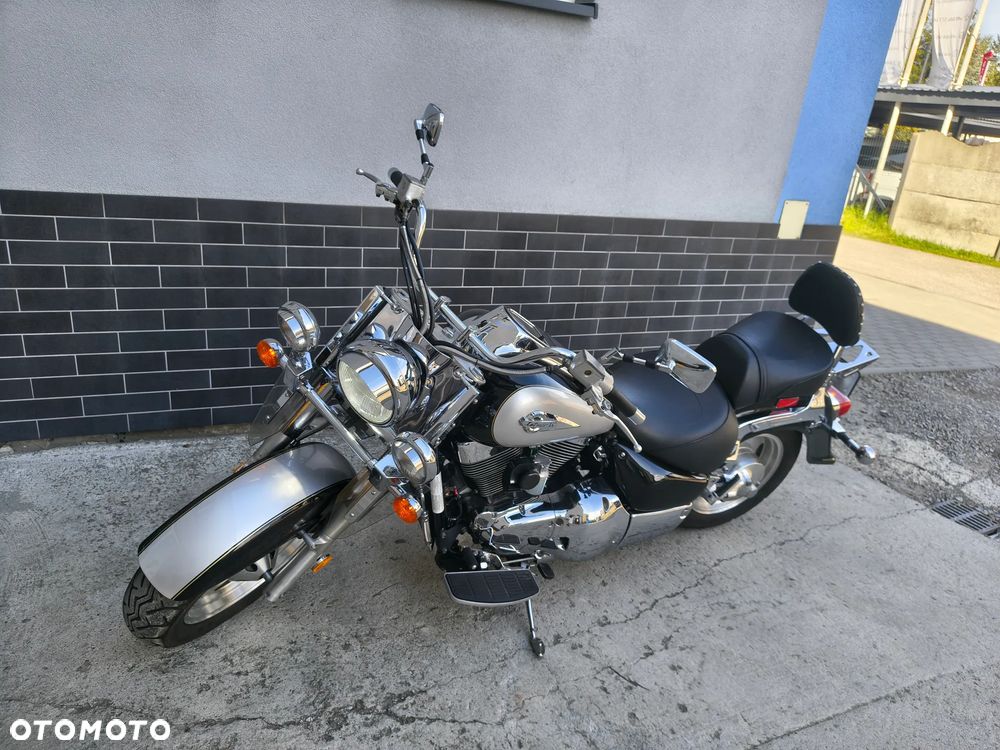 Suzuki Intruder - 8