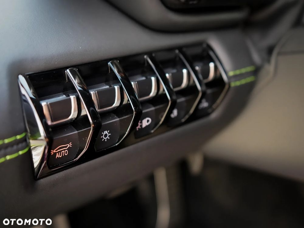 Lamborghini Aventador - 30