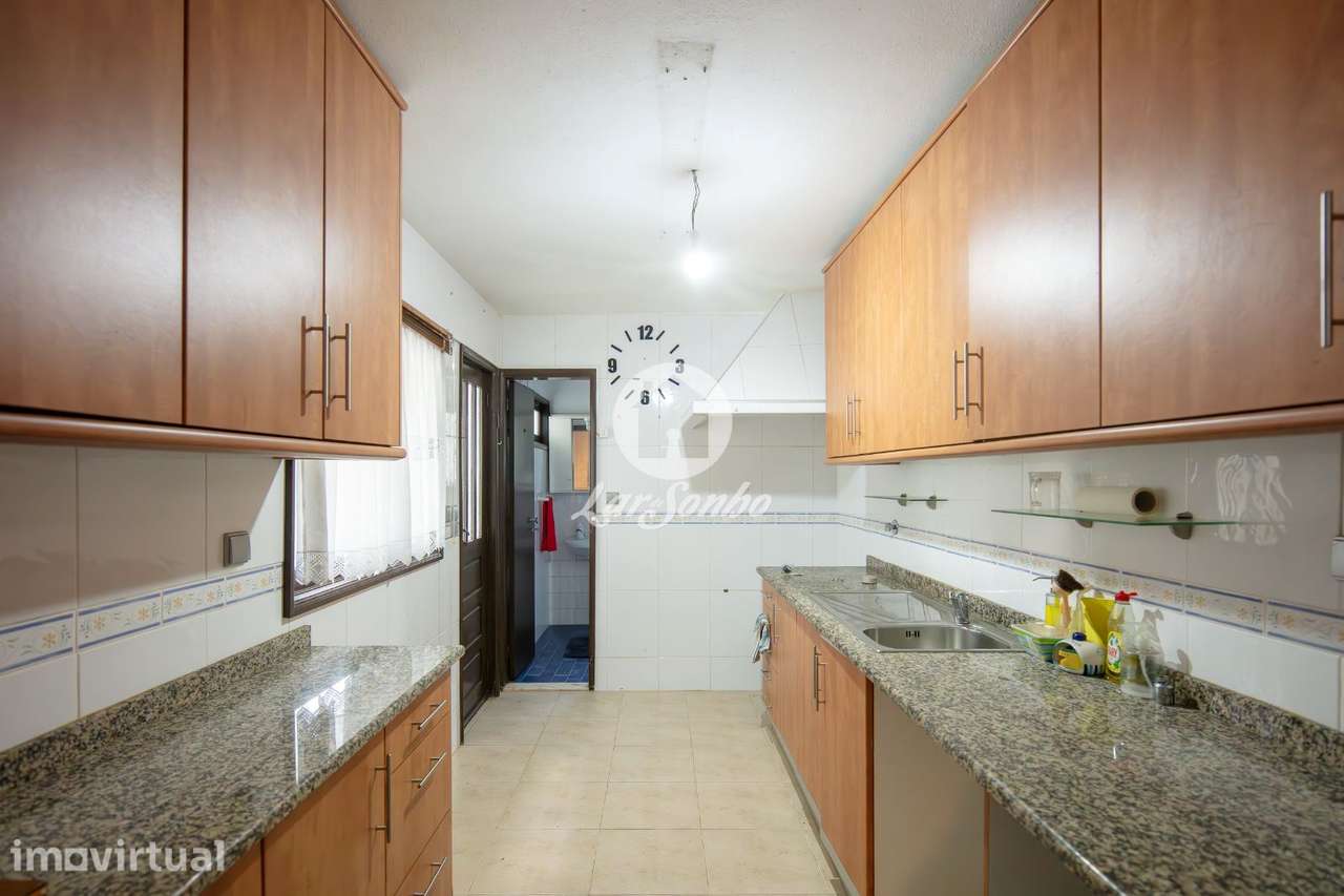 Moradia T4 para restauro no Centro Histórico da Póvoa de Varzim - Grande imagem: 2/24