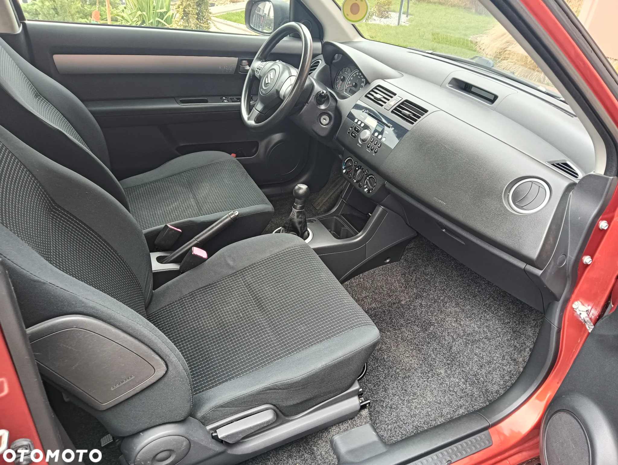 Suzuki Swift 1.3 Club - 12