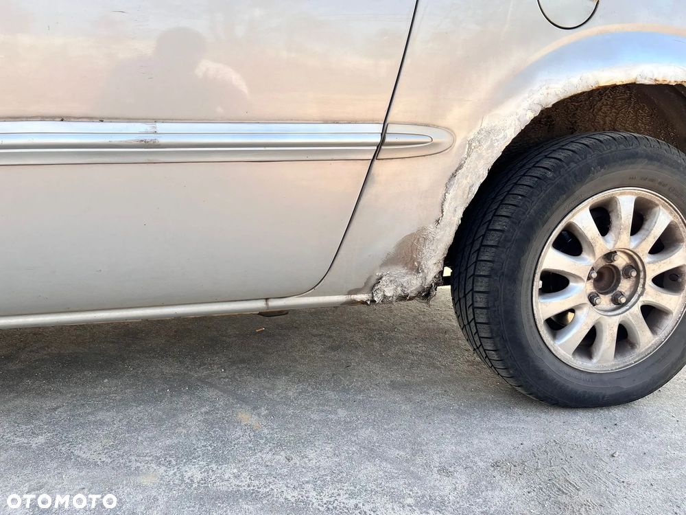 Chrysler Grand Voyager 3.3L Limited - 14