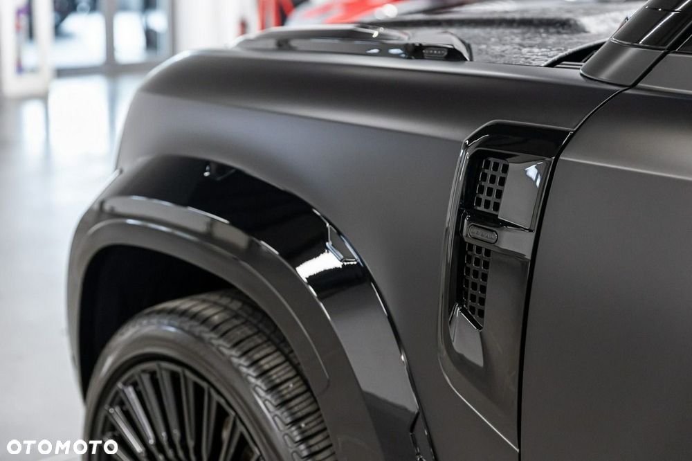Land Rover Defender - 17