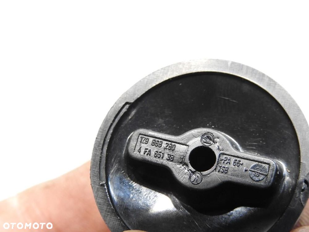 ZAŚLEPKA UCHWYT MOCOWANIE BAGAŻNIKA SKODA SUPERB II 1Z9868280 - 6