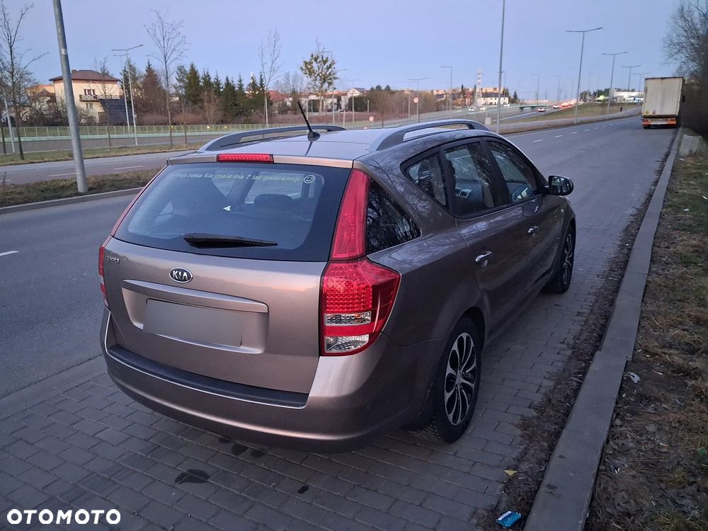 Kia Ceed 1.6 Comfort + - 8