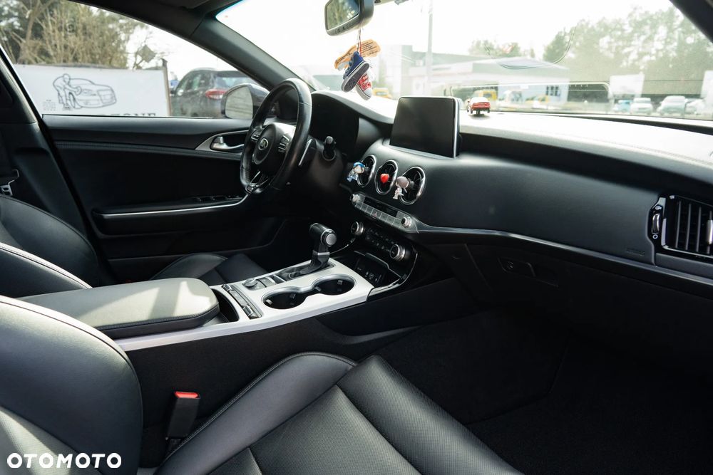 Kia Stinger - 24