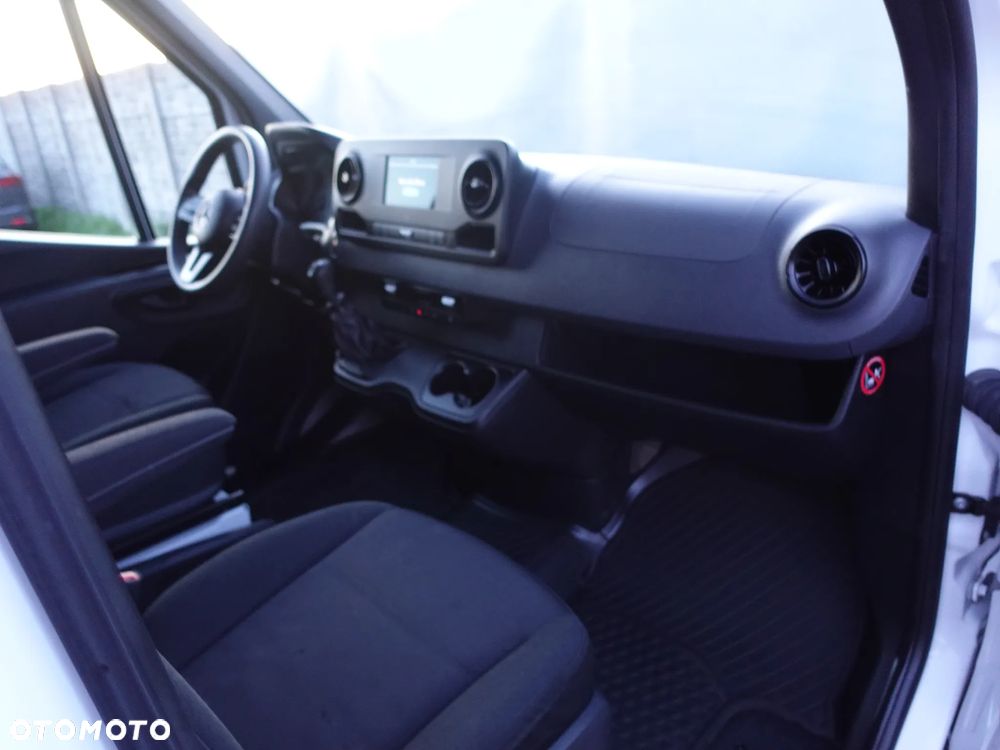 Mercedes-Benz SPRINTER - 4