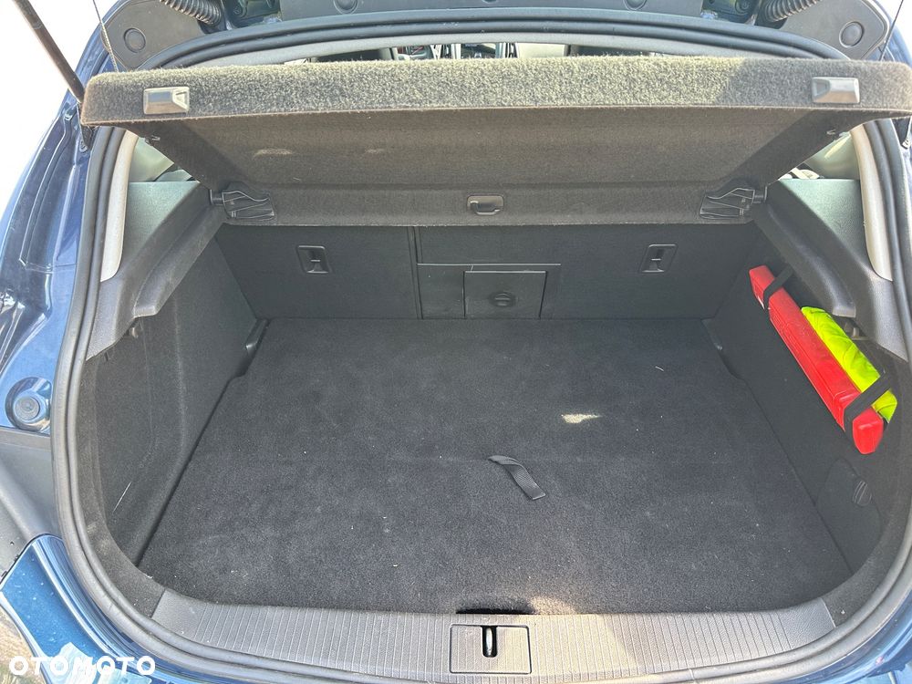 Opel Astra 1.6 Turbo Innovation - 32