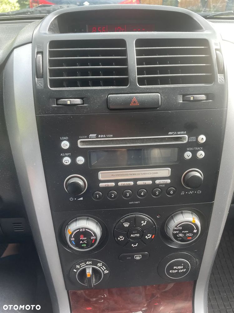 Suzuki Grand Vitara 2.0 - 9