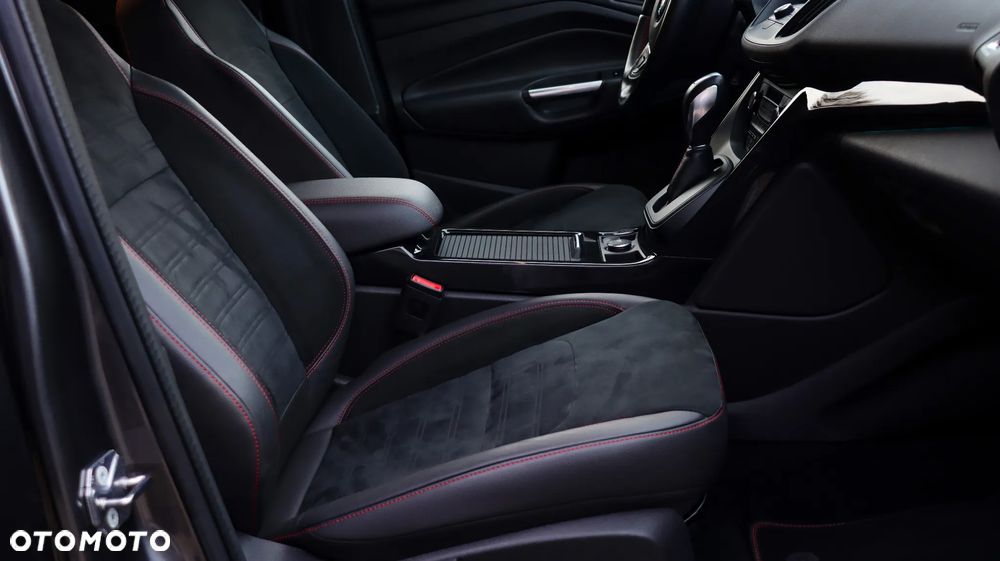 Ford Kuga 1.5 EcoBoost 4x4 ST-Line - 26