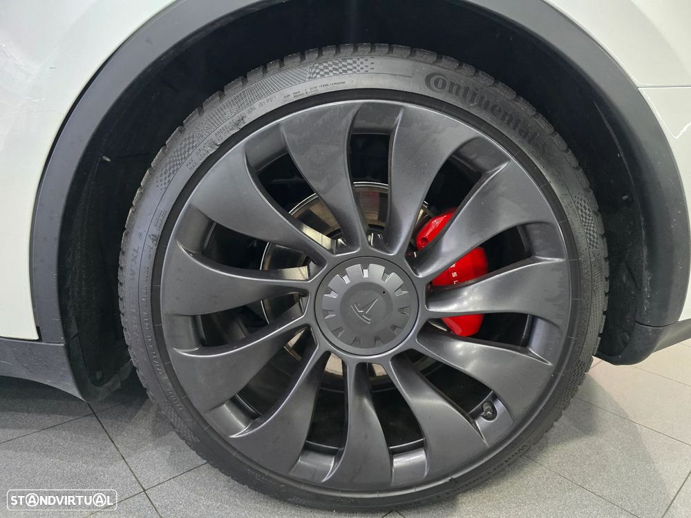 Tesla Model Y Performance Dual Motor AWD - 15