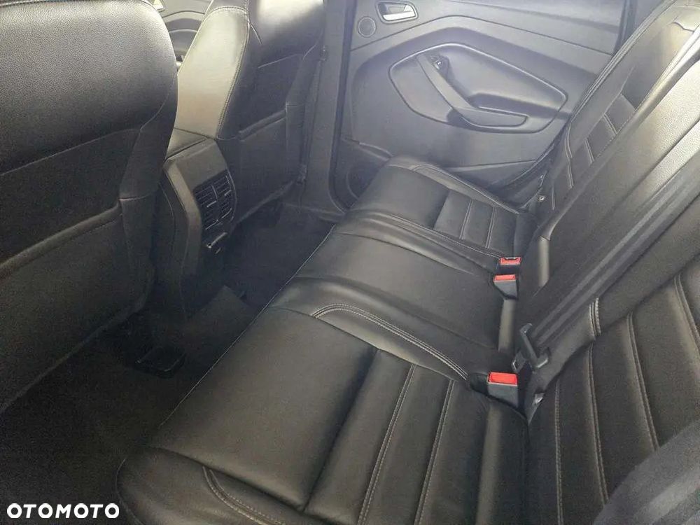 Ford Escape 2.0 EcoBoost AWD Titanium - 9