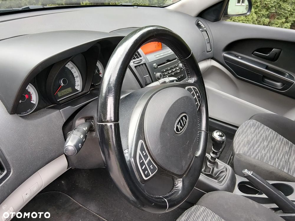 Kia Ceed - 11