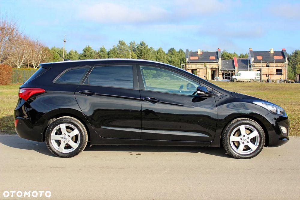 Hyundai i30 blue Kombi 1.6 GDi Style - 3