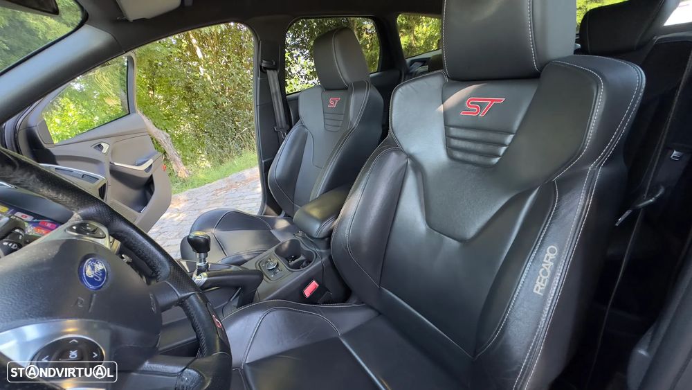 Ford Focus SW 2.0 EcoBoost ST - 18