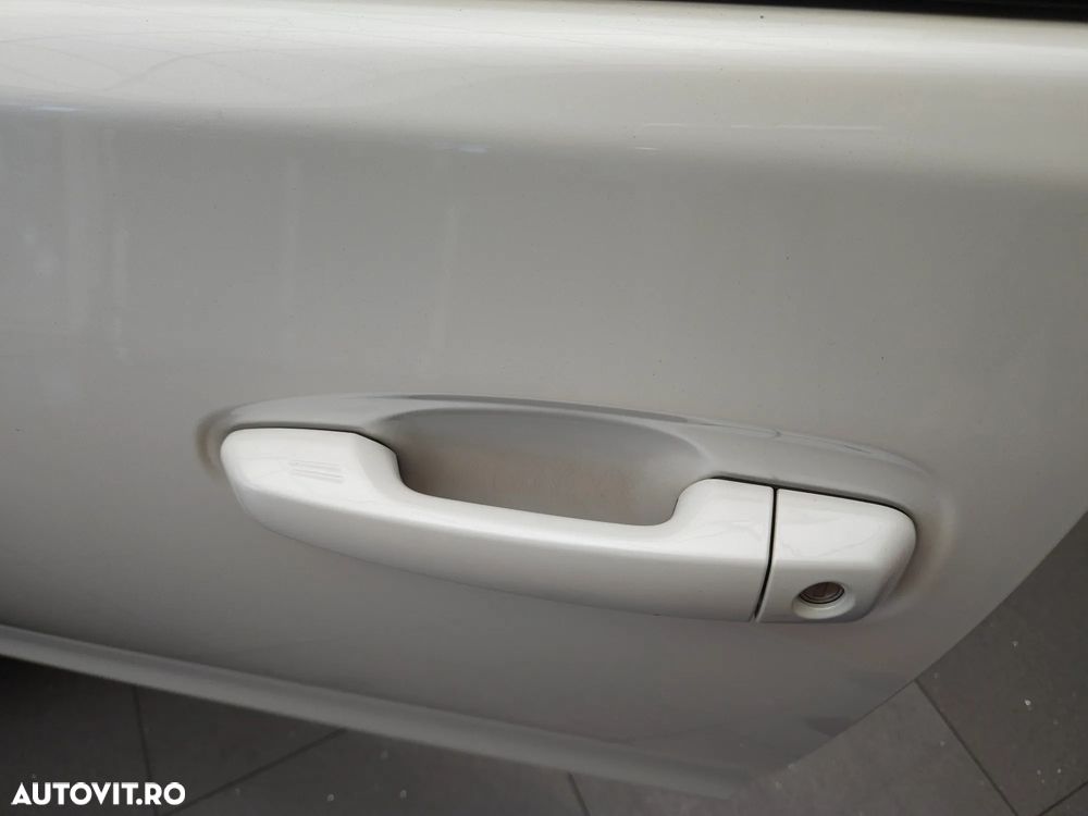 Toyota Land Cruiser 2.8l D-4D 204 CP A/T 7 locuri Luxury AVS Black - 30