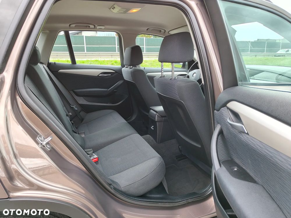 BMW X1 sDrive18d - 38