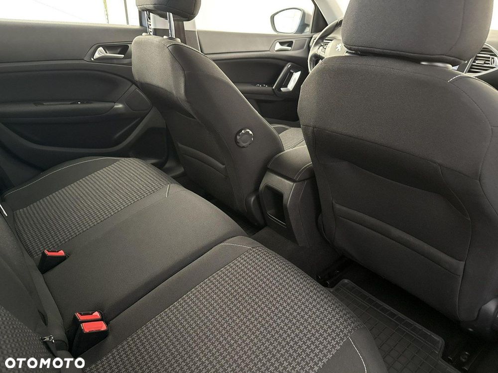 Peugeot 308 - 25