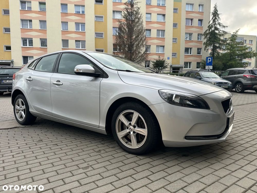 Volvo V40 D3 Drive-E R-Design Kinetic - 3