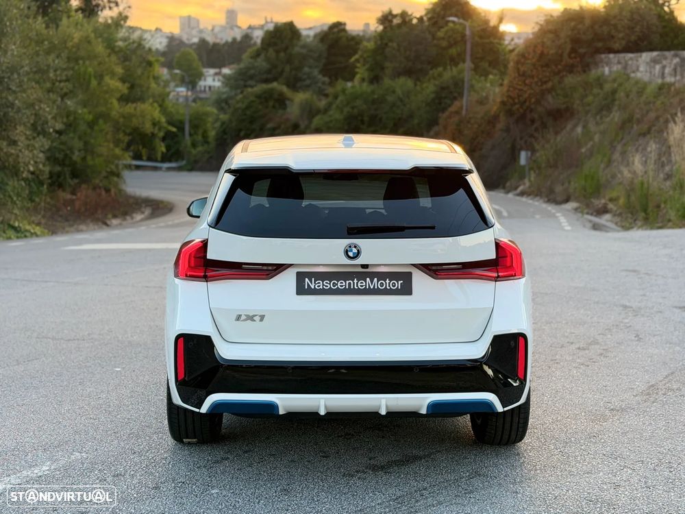 BMW iX1 xDrive30 Pack Desportivo M - 18