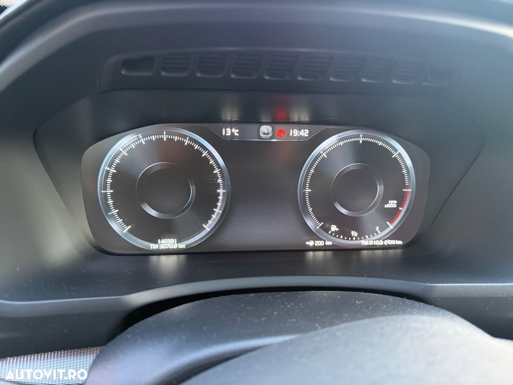 Volvo XC 90 - 8