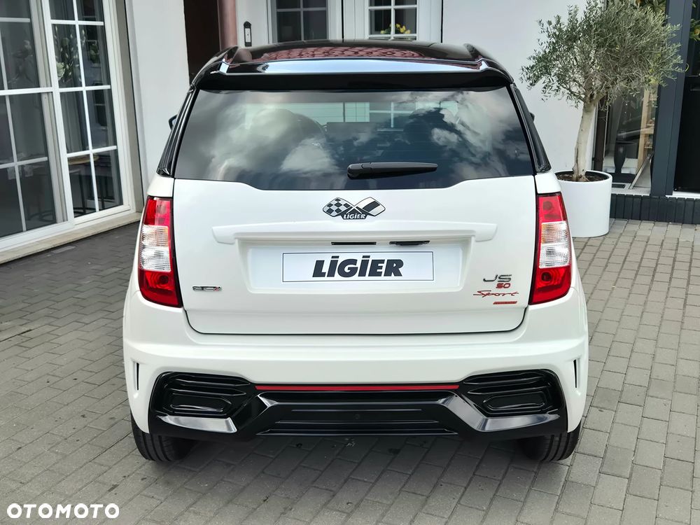 Ligier JS50 - 14