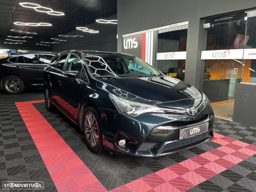 Toyota Avensis Touring Sports 2.0 D-4D Exclusive - 1