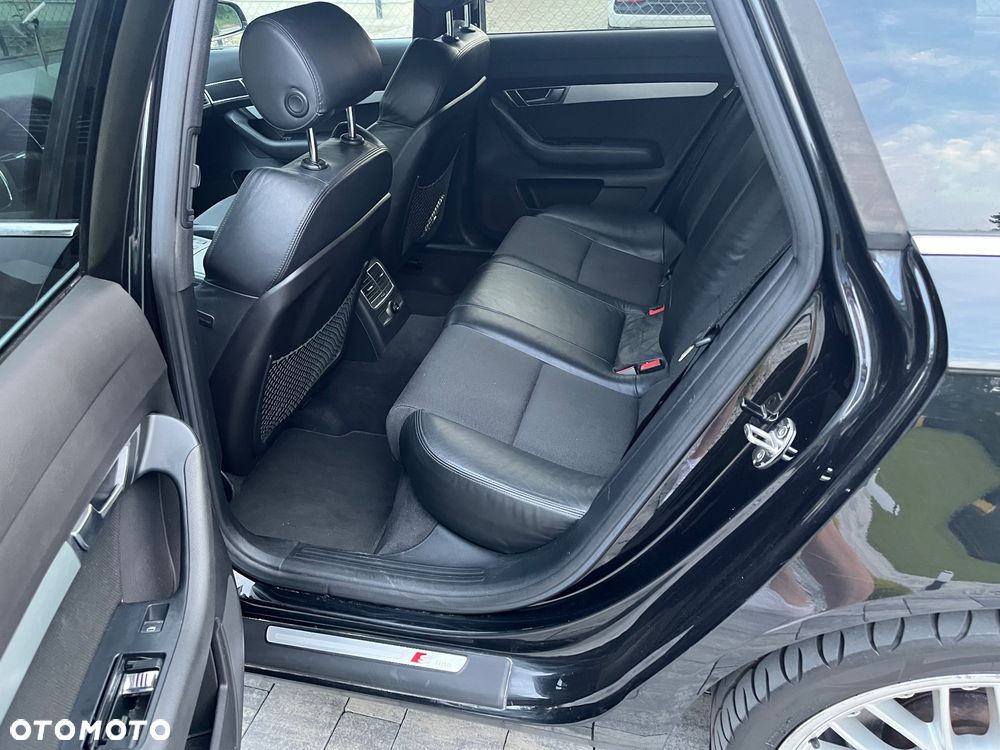 Audi A6 Avant 2.4 - 6