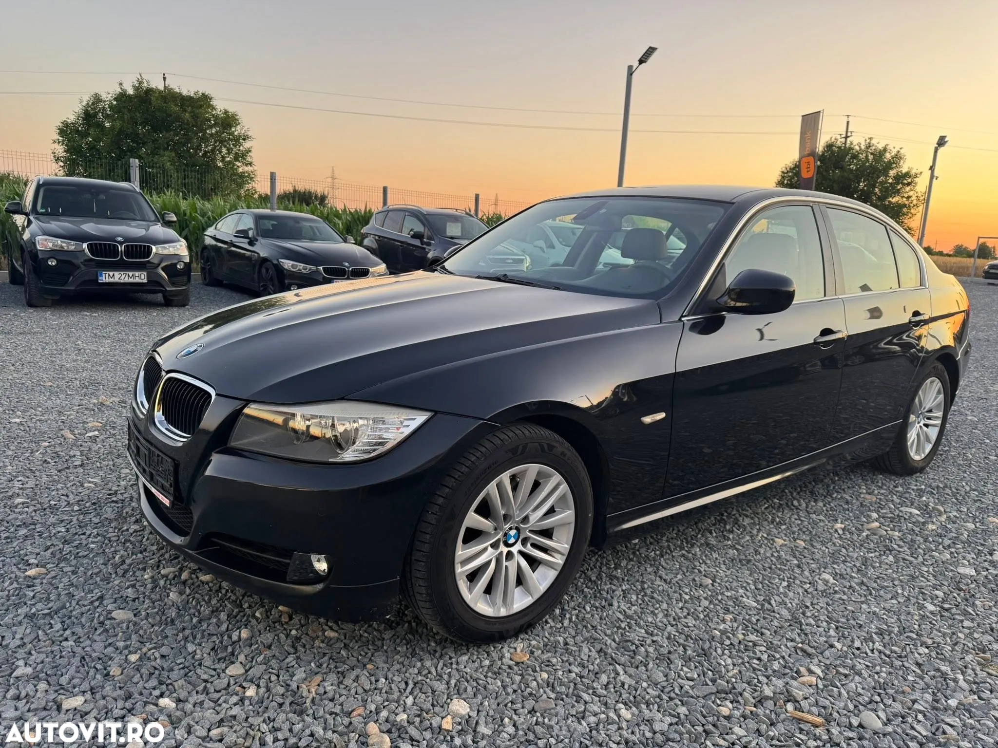 BMW Seria 3 318d Touring Luxury Line - 2