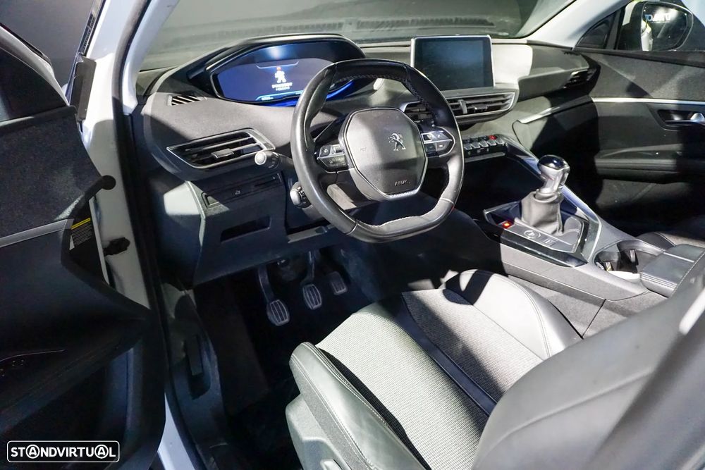 Peugeot 3008 PureTech 130 Stop & Start GPF Allure - 12