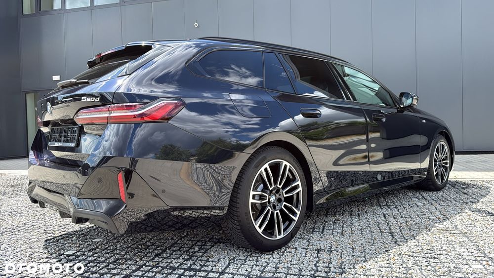 BMW Seria 5 520d xDrive - 15