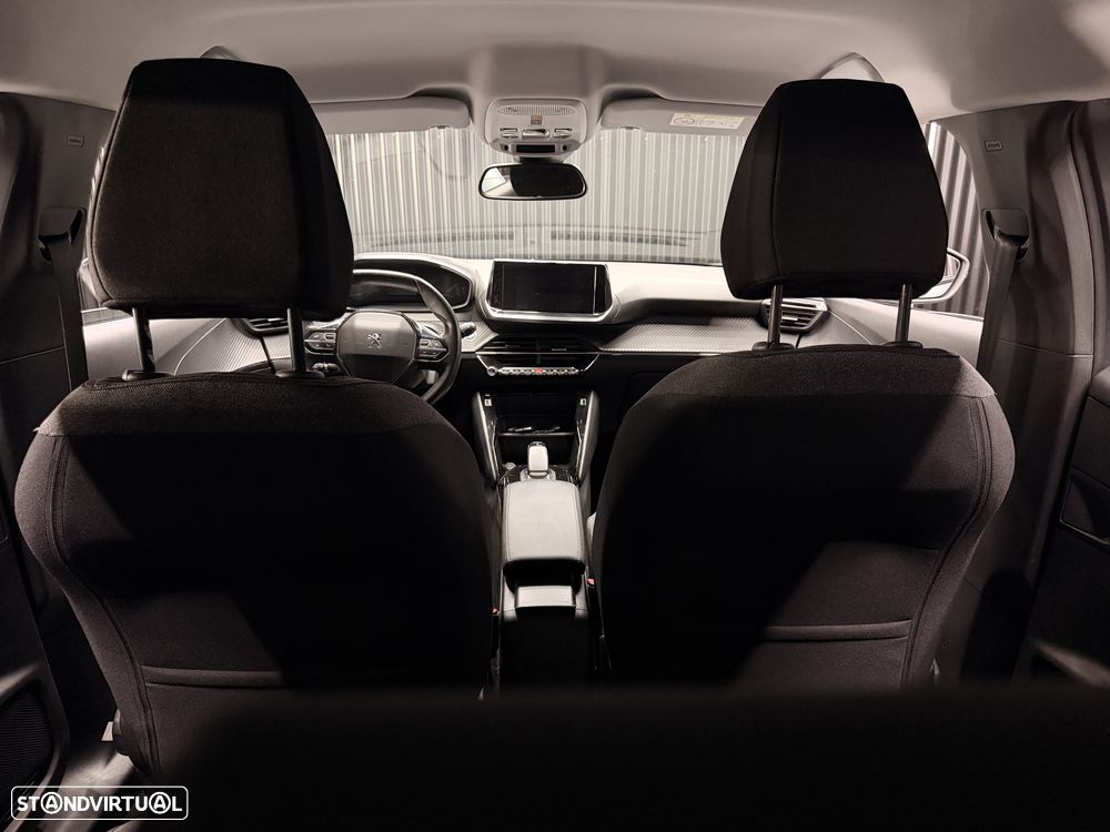 Peugeot e-2008 - 12