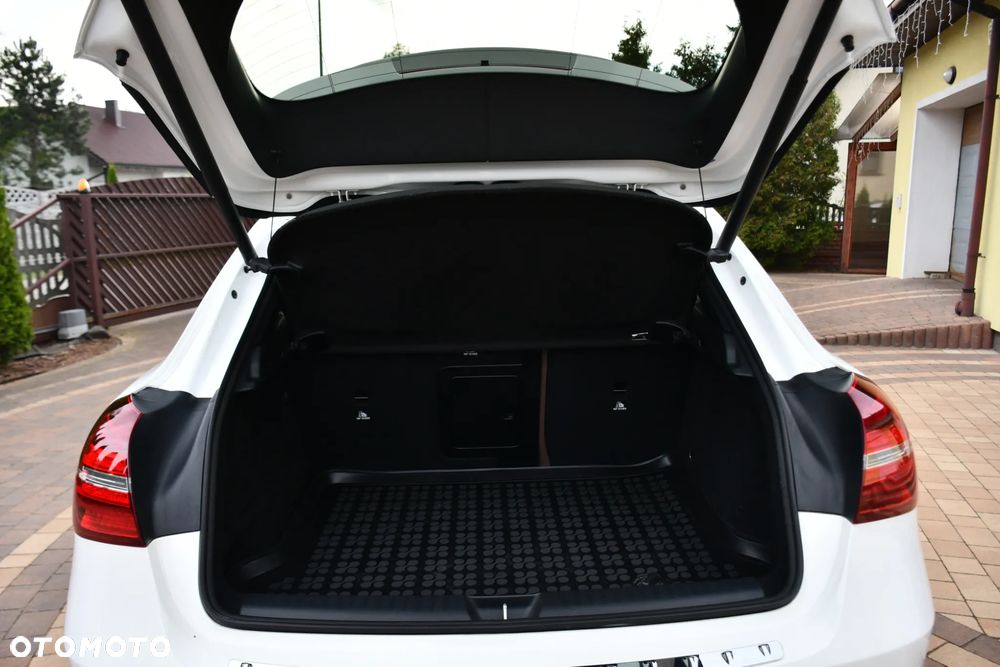 Mercedes-Benz GLA 250 4-Matic AMG Line - 38